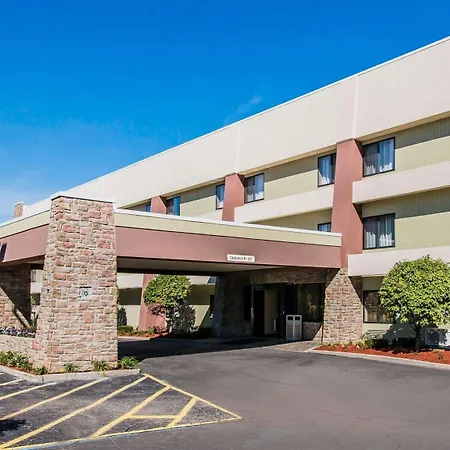 Quality Inn & Suites Warren - Detroit
